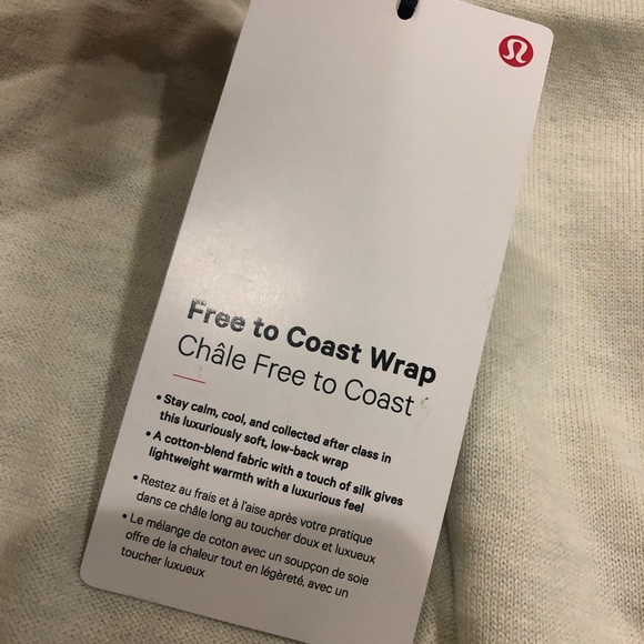 NWT Lululemon Free to Coast Wrap SOLD OUT $118 - Picture 5 of 8